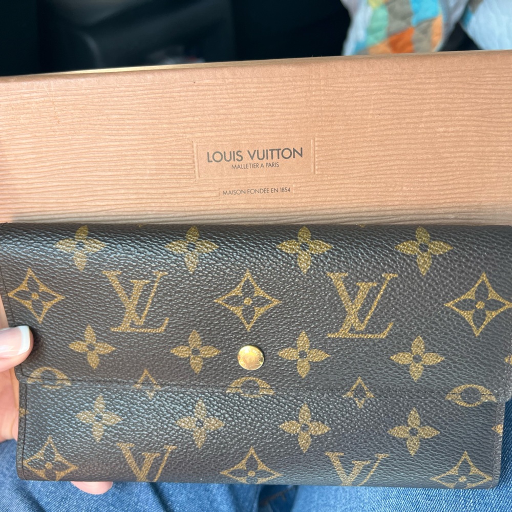 Vintage International Monogram LV Wallet